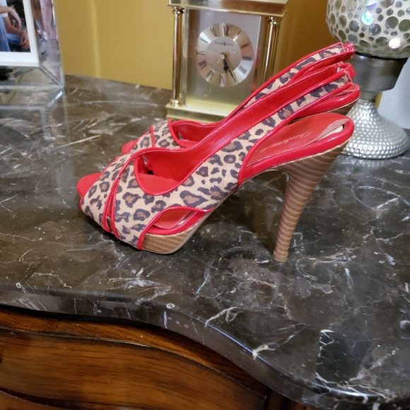 Heels - Picture 6 of 6